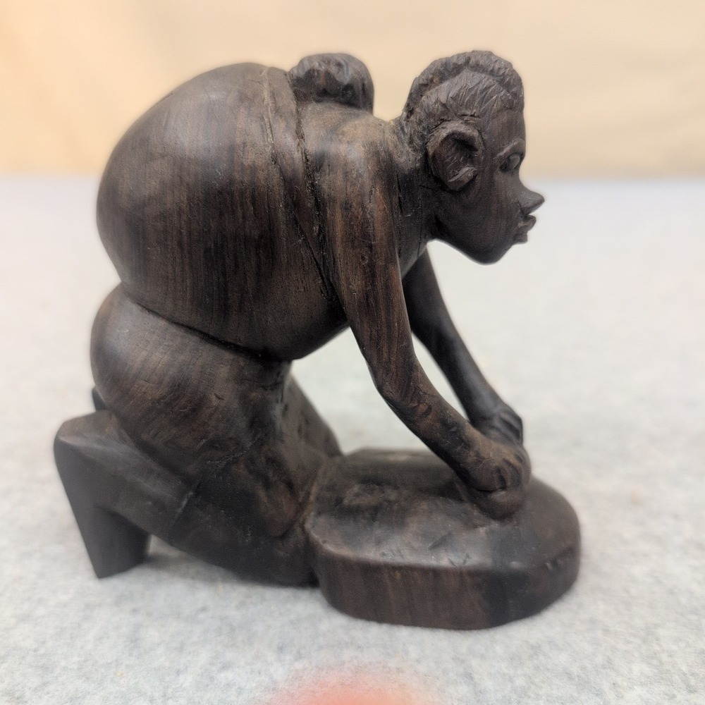 Vintage Hand Carved Dark Wood African Figure Kneeling Woman Grinding with Baby - Picture 3 of 7